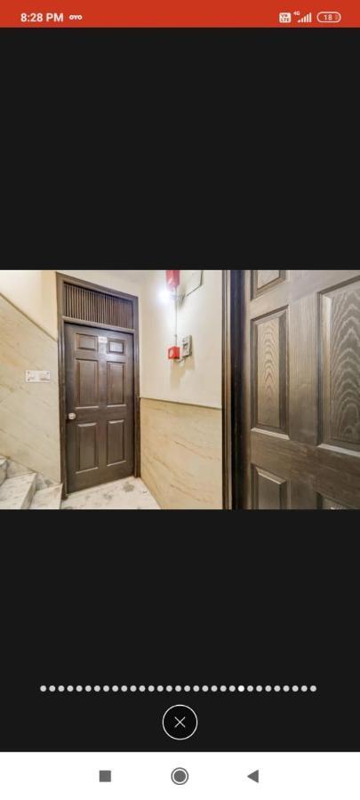 Hotel Mahalaxmi Deluxe New Delhi Exteriör bild